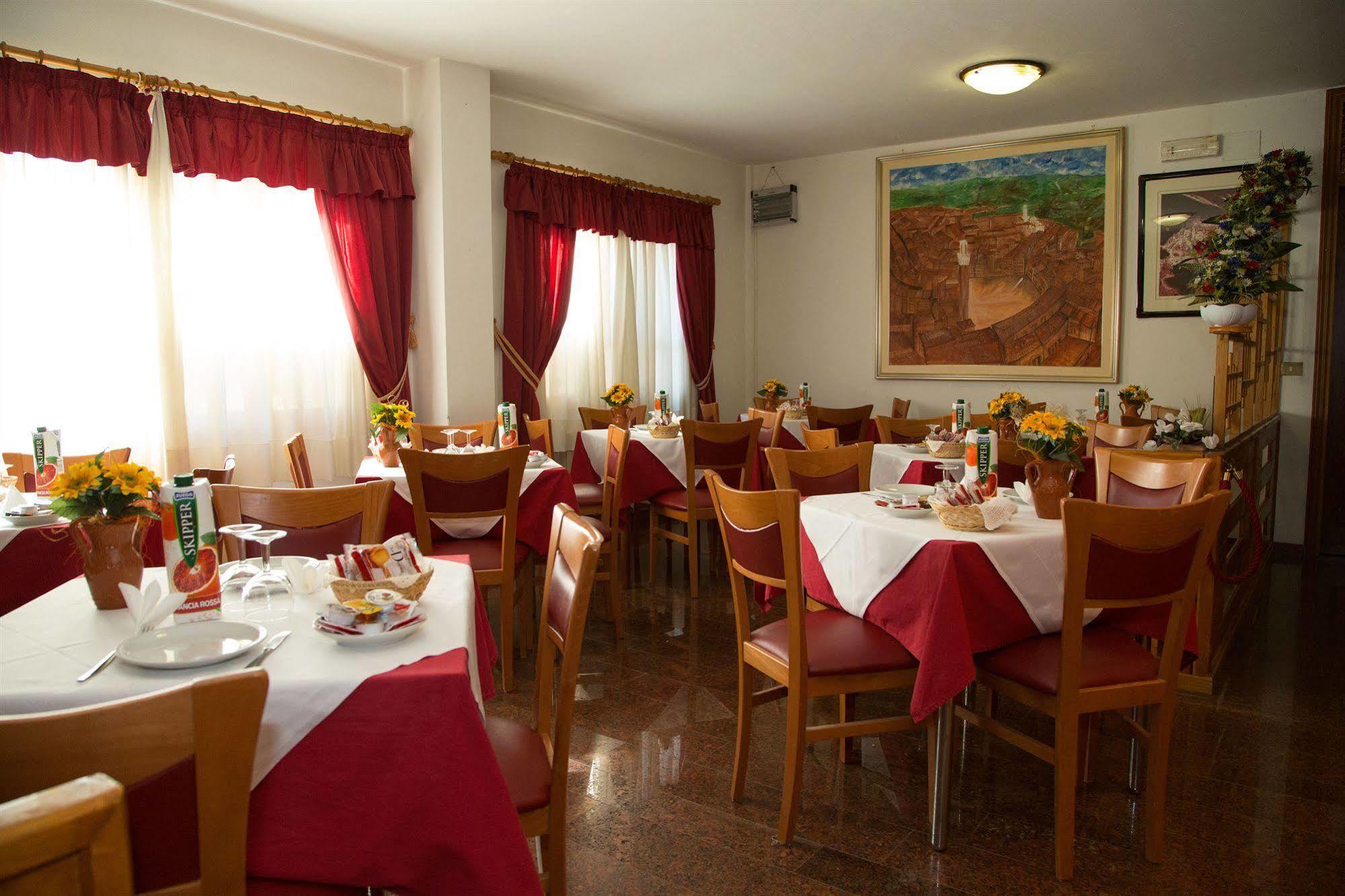קבריליה Hotel Del Lago מראה חיצוני תמונה